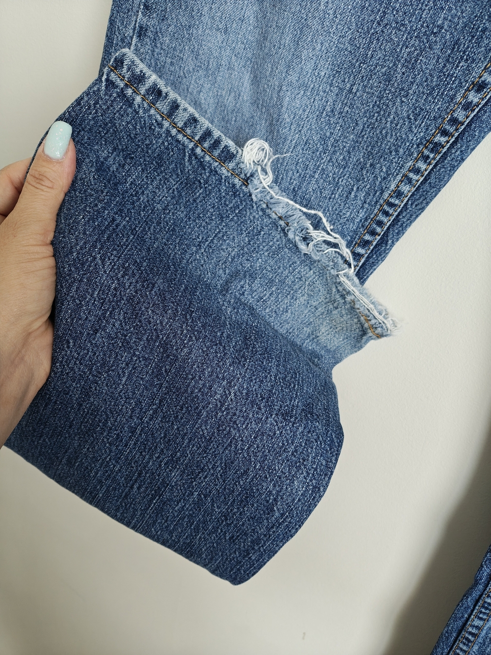 Vintage Tommy Hilfiger Jeans in  Medium Blue Wash - Picture 9 of 12